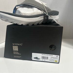 Vionic Men's Sandals in Gray and White New With Box 11.5